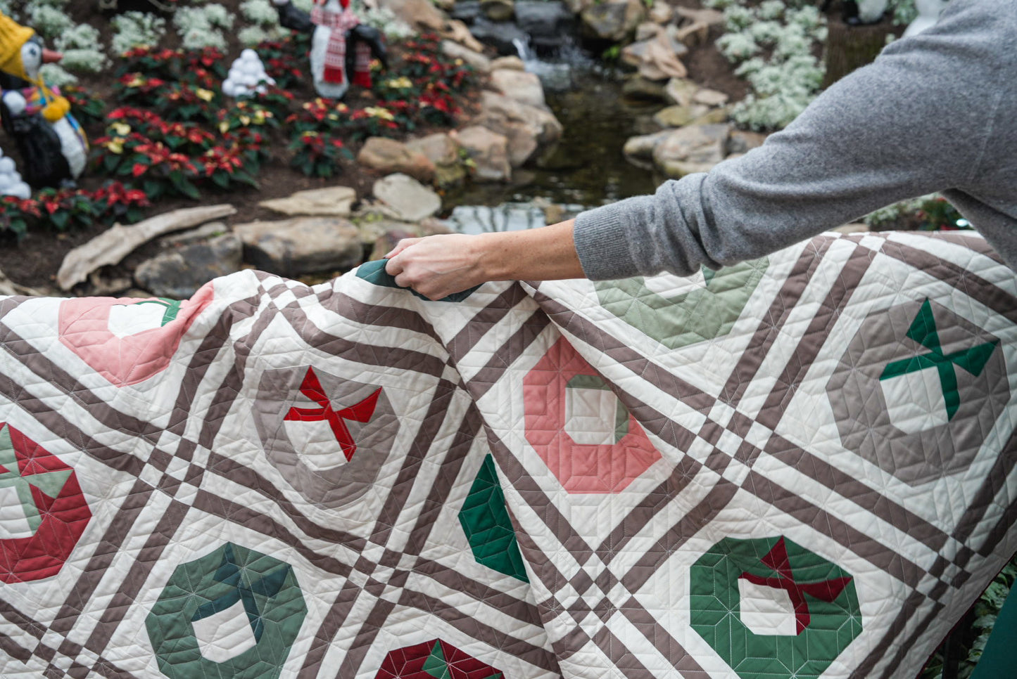 Tinsel Wreath Quilt Kit | Due North Handmade Pattern